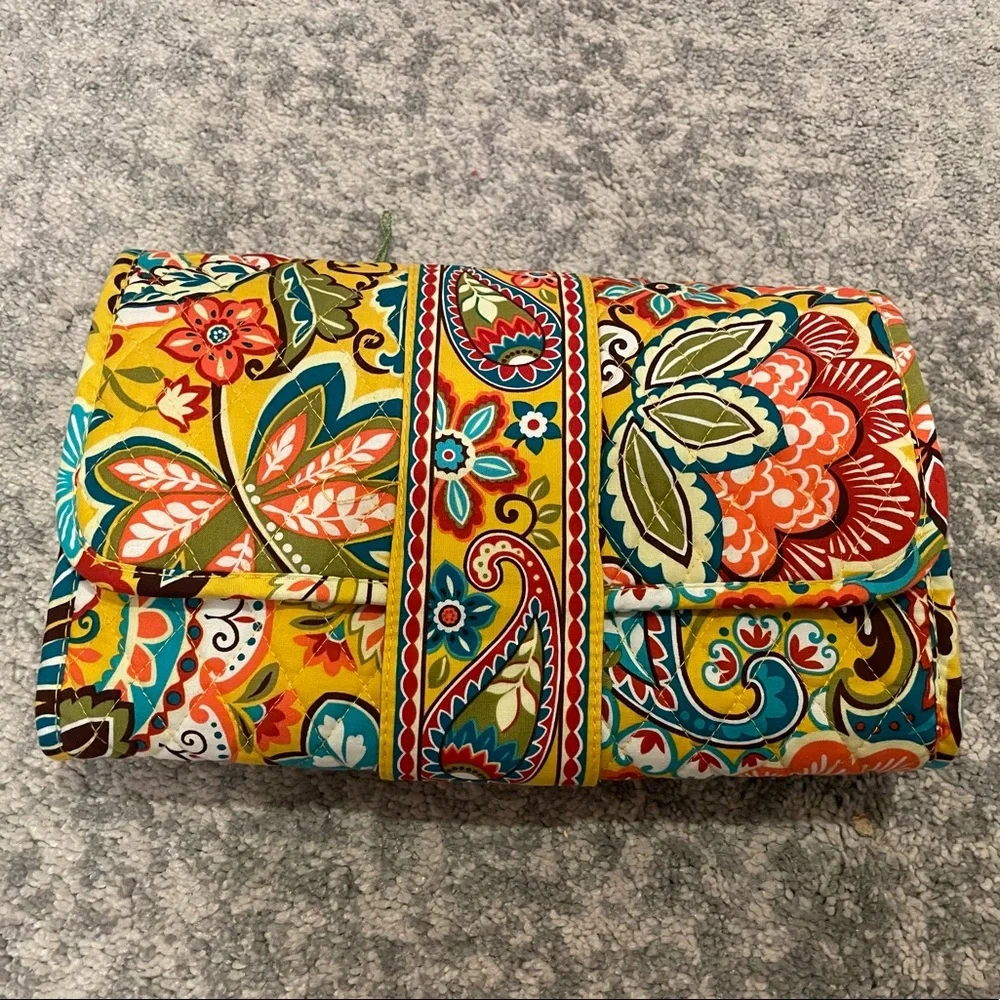 Vera Bradley changing pad clutch